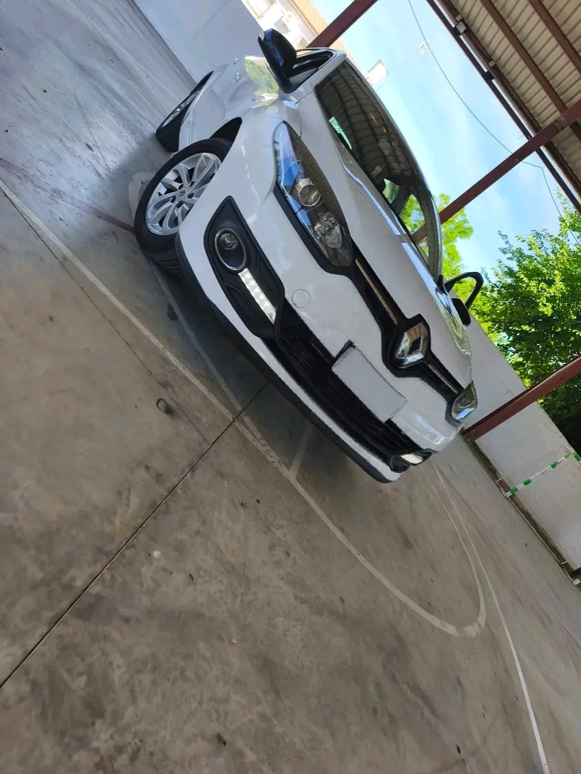 Renault 1.5 dCi Limited 110 CV – 2015