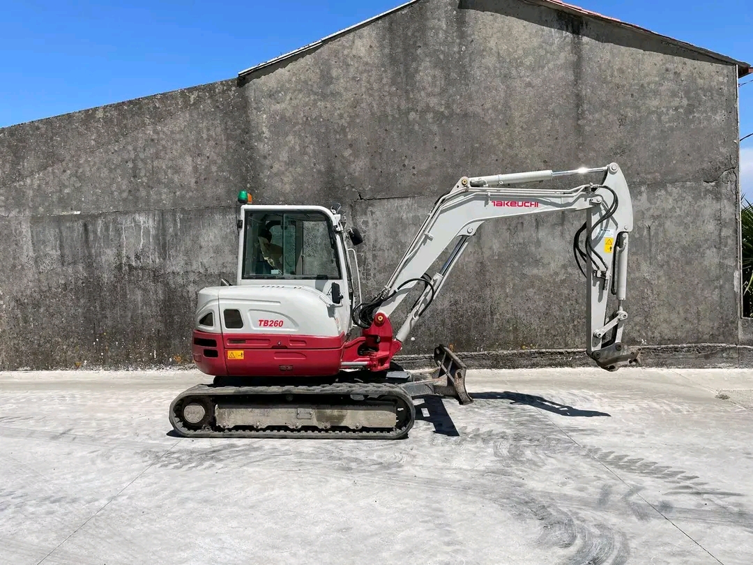 Takeuchi TB260 | Año 2018 | 3.200 horas
