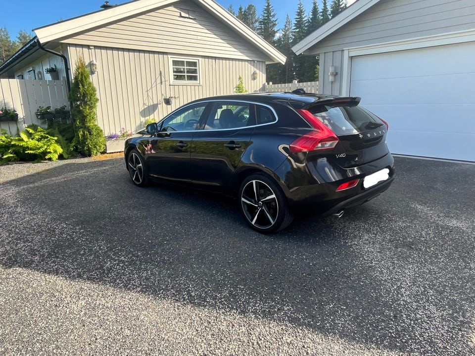 Volvo V40 D3 2.0 150 CV Automático-2014